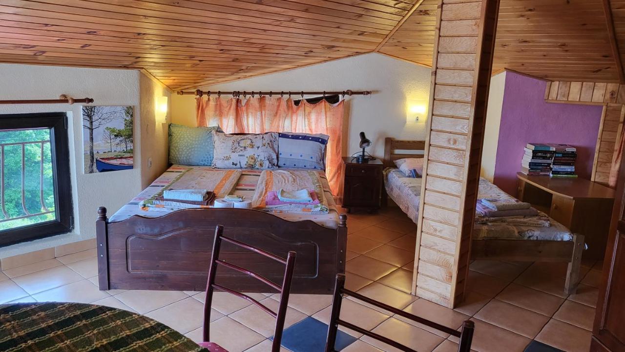Guest House Fanny Sinemoretz Exterior photo