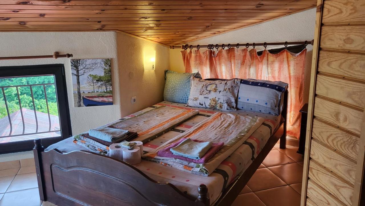 Guest House Fanny Sinemoretz Exterior photo