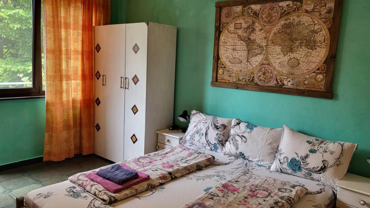 Guest House Fanny Sinemoretz Exterior photo