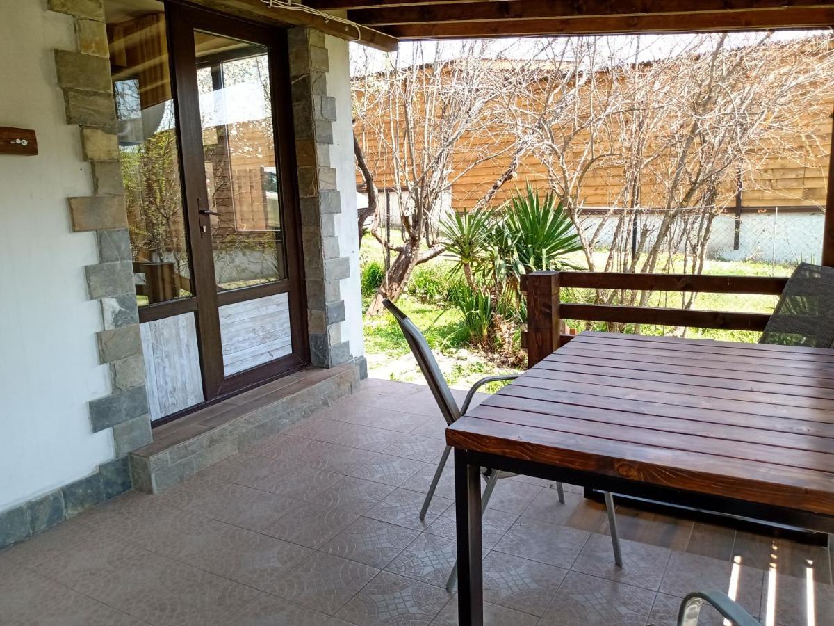 Guest House Fanny Sinemoretz Exterior photo